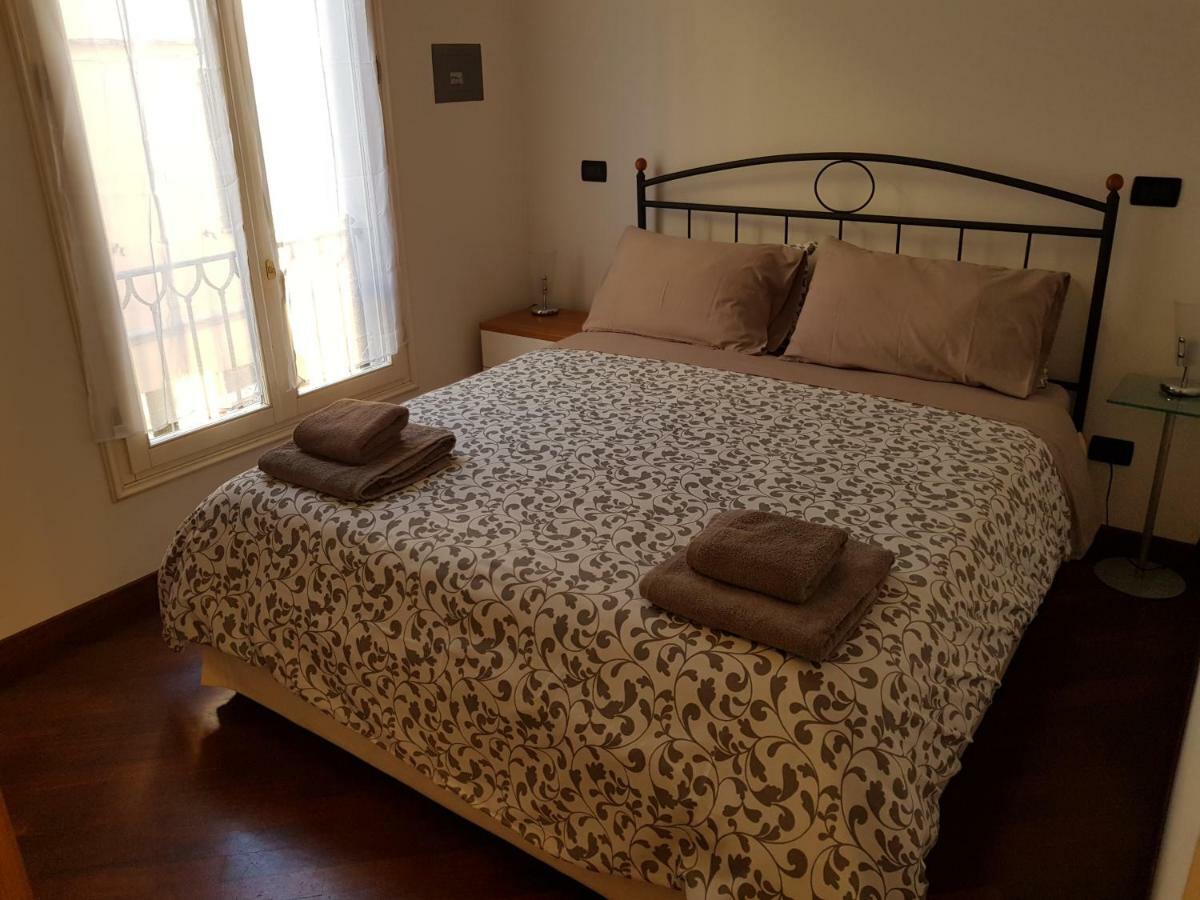 Juli'S Guest House Bologna Kültér fotó